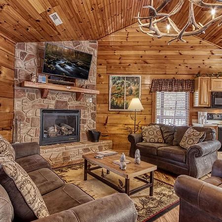 The Nut House, Hot Tub, Game Room, Wifi, 1089 Free Tickets Each Paid Day, Dollywood And More! พิเจนฟอร์จ ภายนอก รูปภาพ