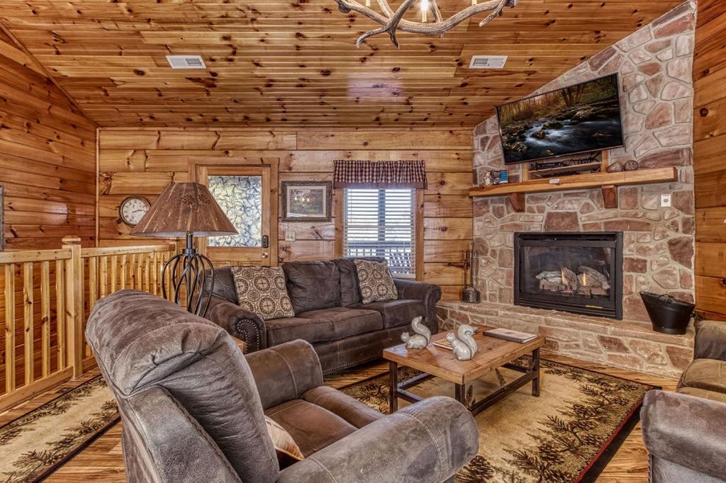 The Nut House, Hot Tub, Game Room, Wifi, 1089 Free Tickets Each Paid Day, Dollywood And More! พิเจนฟอร์จ ภายนอก รูปภาพ