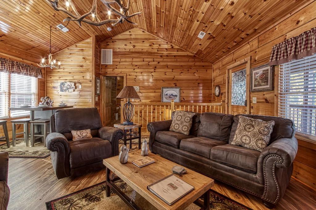 The Nut House, Hot Tub, Game Room, Wifi, 1089 Free Tickets Each Paid Day, Dollywood And More! พิเจนฟอร์จ ภายนอก รูปภาพ