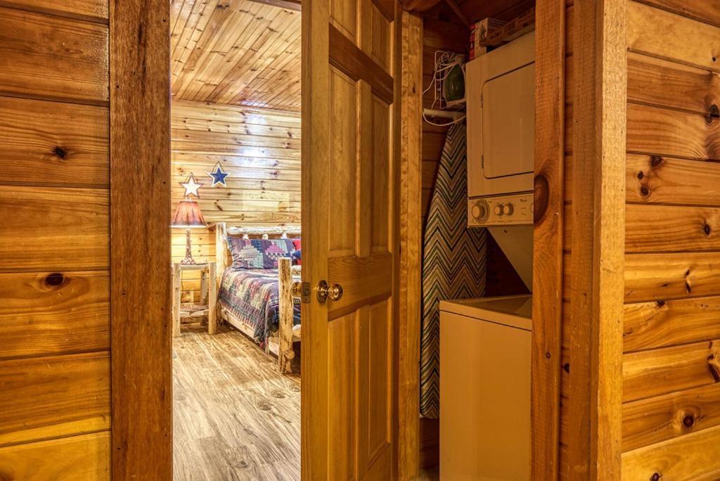 The Nut House, Hot Tub, Game Room, Wifi, 1089 Free Tickets Each Paid Day, Dollywood And More! พิเจนฟอร์จ ภายนอก รูปภาพ