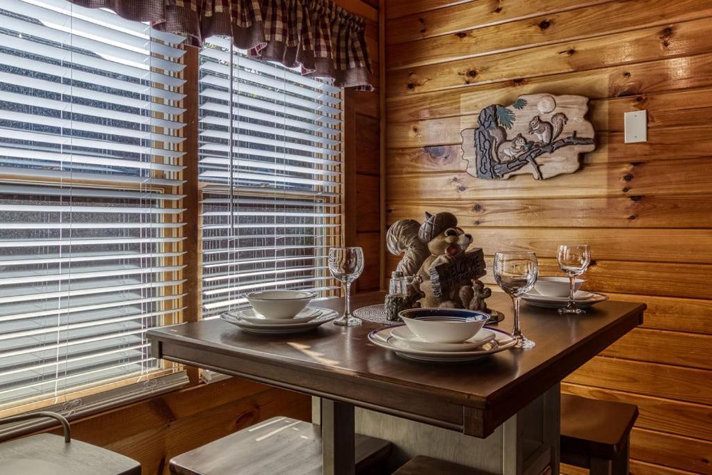 The Nut House, Hot Tub, Game Room, Wifi, 1089 Free Tickets Each Paid Day, Dollywood And More! พิเจนฟอร์จ ภายนอก รูปภาพ