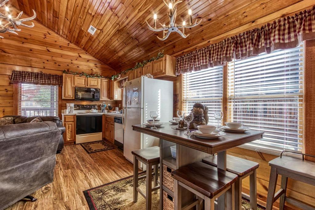 The Nut House, Hot Tub, Game Room, Wifi, 1089 Free Tickets Each Paid Day, Dollywood And More! พิเจนฟอร์จ ภายนอก รูปภาพ