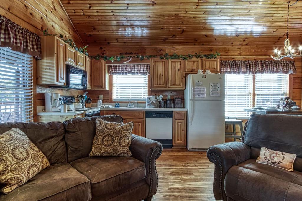 The Nut House, Hot Tub, Game Room, Wifi, 1089 Free Tickets Each Paid Day, Dollywood And More! พิเจนฟอร์จ ภายนอก รูปภาพ