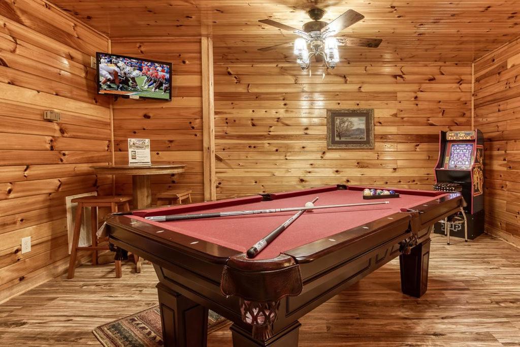 The Nut House, Hot Tub, Game Room, Wifi, 1089 Free Tickets Each Paid Day, Dollywood And More! พิเจนฟอร์จ ภายนอก รูปภาพ
