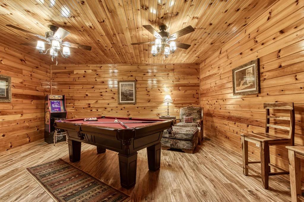 The Nut House, Hot Tub, Game Room, Wifi, 1089 Free Tickets Each Paid Day, Dollywood And More! พิเจนฟอร์จ ภายนอก รูปภาพ